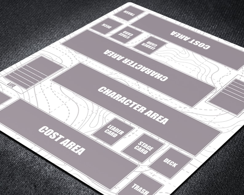 K&ouml;nnte beinhalten: Eine rechteckige Spielmatte mit grauem und wei&szlig;em topografischem Design. Die Matte hat beschriftete Bereiche f&uuml;r Karten, darunter "Character Area", "Cost Area", "Deck" und "Trash". Der Text ist fett und ohne Serifen.