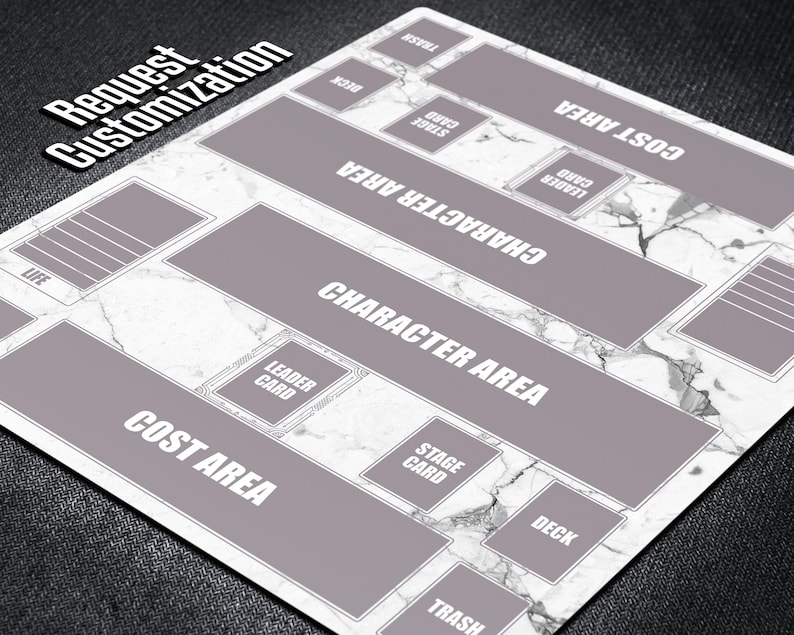 K&ouml;nnte beinhalten: Eine rechteckige Spielmatte mit marmor&auml;hnlichem Muster und grauen Bereichen, die f&uuml;r Kartenspiele gekennzeichnet sind. Der Text enth&auml;lt "Request Customization", "Life", "Trash", "Cost Area", "Character Area", "Deck", "Stage Card" und "Leader Card".