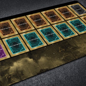 Ziege Format YGO Duel Playmat im klassischen Stil mit Old School TKG Feldzonen, traditionelle Einzelspieler-Kartenspielmatte für originelle Duelle