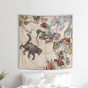 Tapiz de Constelaciones Celestiales: Mapa Estelar Cuadrado con la Osa Mayor, la Osa Menor, Perseo y más. Arte mural astronómico vintage. MAP012EU
