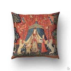 The Lady and the Unicorn throw pillow cover, Medieval home decor. UNI001EU