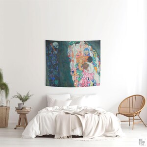 Tapiz de pared con la imagen de Muerte y Vida de Gustav Klimt. KLI001 imagen 8