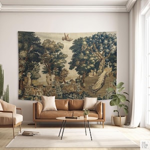 Barok groen wandtapijt met bos en rivier – pauw, kraanvogels en fontein – klassiek tuinlandschap. TRE009EU
