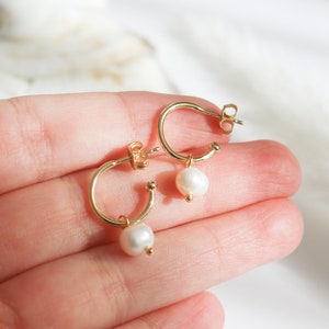 Pearl hoop Earrings, baroque pearl earrings, gold pearl hoop, bridesmaid jewelry, pearl huggie earrings, gift for mom, pearl drop earrings