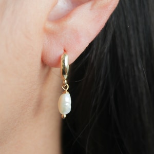 Baroque Pearl Earrings, Mom hoop earrings, Pearl Drop Earrings, Pearl Jewelry, bridesmaid gifts, anniversary gift, Freshwater Pearls hoops
