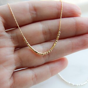 Personligt morsekodshalsband: Hemligt meddelandesmycken i sterlingsilver