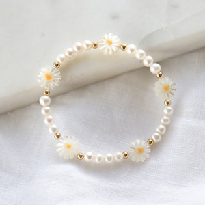 Beaded Daisy Bracelets, Flower Beaded Bracelet, Daisy bracelet, pearl bracelet, Daisy Flower Bracelet, Floral Jewelry, pearl beaded bracelet