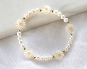 Beaded Daisy Bracelets, Flower Beaded Bracelet, Daisy bracelet, pearl bracelet, Daisy Flower Bracelet, Floral Jewelry, pearl beaded bracelet