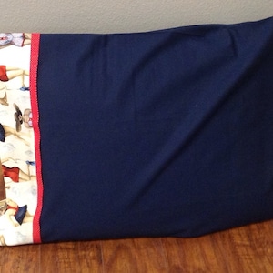 Ladies at the beach Pillowcase