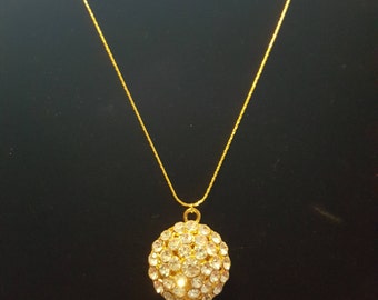 Gold Pendant Necklace