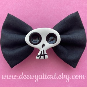 skull hair bow - onyx