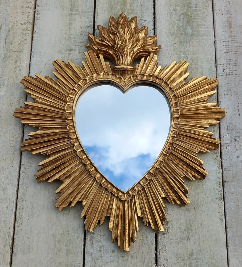 Miroir ex voto Miroir coeur flamboyant patine dorée Miroir coeur ex voto Miroir coeur flammé 30cm x 26cm Sacred Heart Mirror Coeur brulant image 4