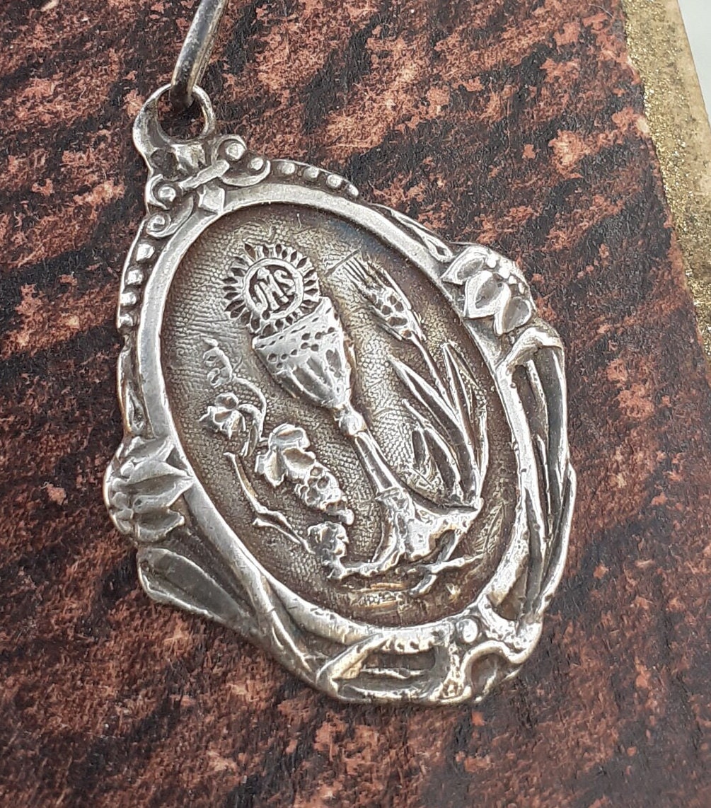 Ancienne Médaille Religieuse en Argent Massif Du 19Ème Siècle Année 1888 de Communion Calice Sacré