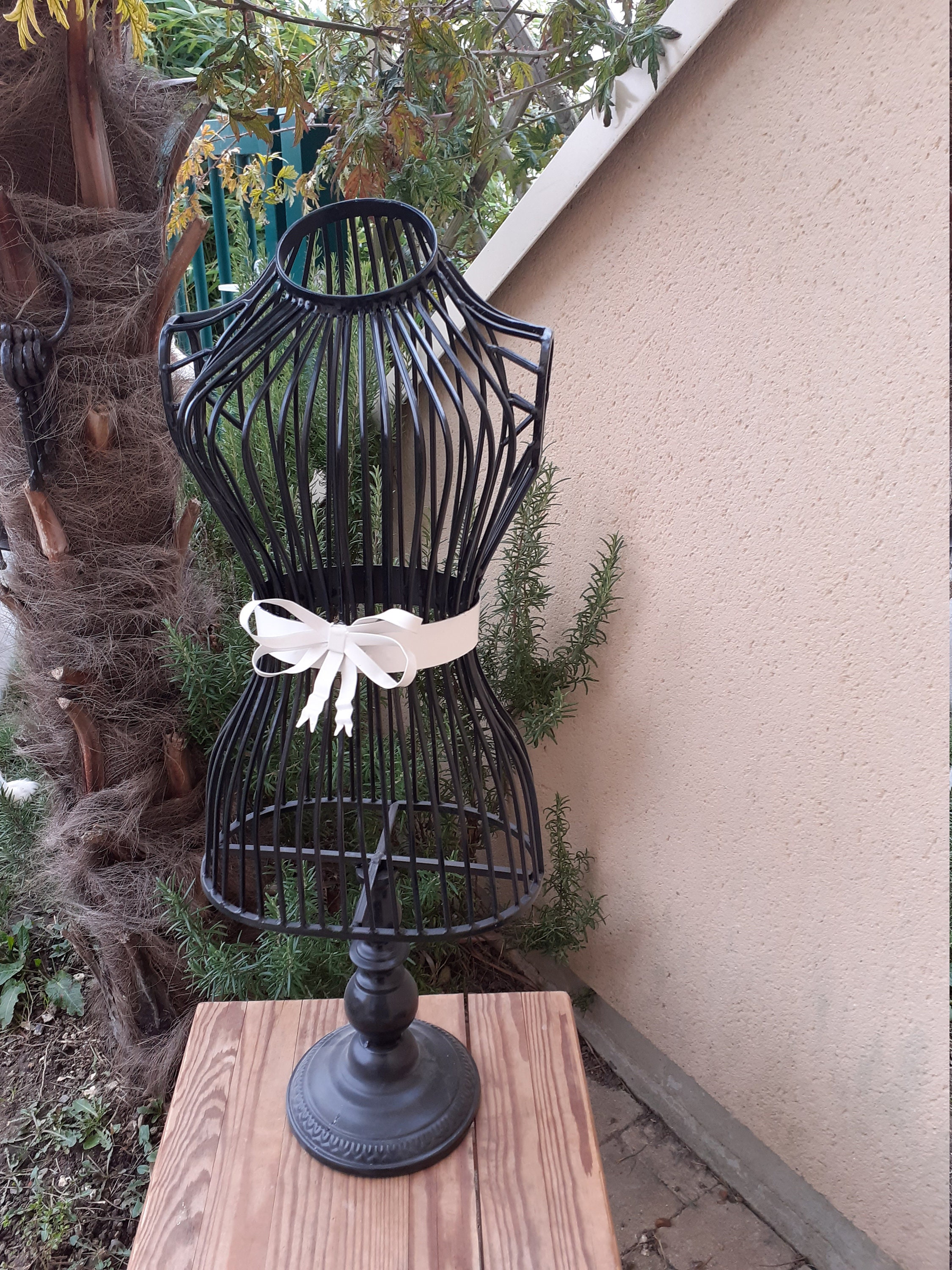 Grand Buste Mannequin La Petite Robe Noire Porte Bijoux Déco d'intérieur Présentoir de Parfumerie Po