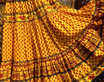 Remarkable Provençal Skirt superb Provençal fabric yellow red and black French's Provençal skirt High amplitude Skirt Jupe de Provence