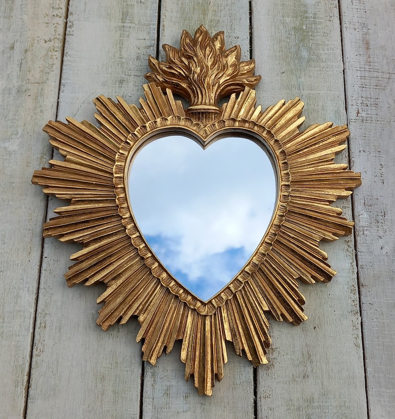 Miroir ex voto Miroir coeur flamboyant patine dorée Miroir coeur ex voto Miroir coeur flammé 30cm x 26cm Sacred Heart Mirror Coeur brulant image 9