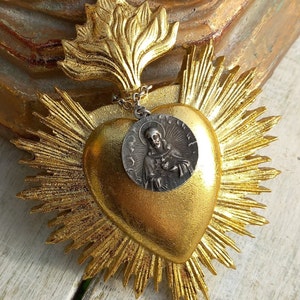 Ex Voto Heart Miniature Golden Burning Heart Flaming Heart Flaming Heart religious ornament with Jesus Christ religious medal in Silver