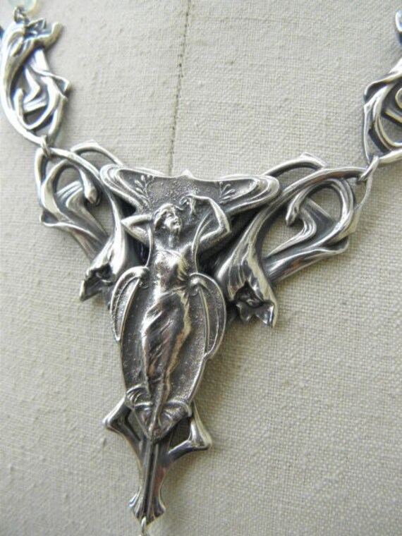 Rare! Exceptional Art Nouveau necklace wide pendan