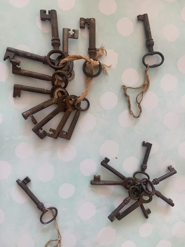 Lot 20 Anciennes Clés en Métal Décoration Campagne Chic Française