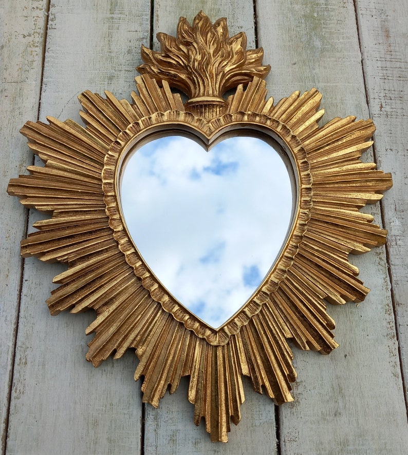 Miroir ex voto Miroir coeur flamboyant patine dorée Miroir coeur ex voto Miroir coeur flammé 30cm x 26cm Sacred Heart Mirror Coeur brulant image 6