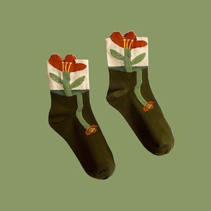 BLOOM fun floral art socks | daisy pattern socks | unique novelty socks | funky cotton socks | cute daisy flower socks | gift for her