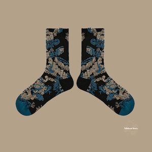 GARDENS OF SUZHOU Jacquard Floral Crew Socks | Misty Blue Abstract Floral Socks | Chinese Garden Inspired Art Socks Gift For Art Lovers