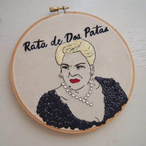 Fer S Hologram Paquita La Del Barrio Rata De Dos Patas Etsy Que hermosa canción canta paquita la del barrio, este tema es uno de los más bizarros y exitosos que ha tenido esta cantante. etsy