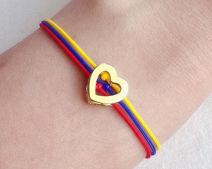 Roots of Colombia – Heart Amulet Bracelet in Flag Colors