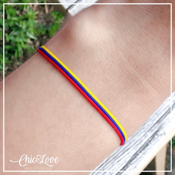 A bracelet with roots — strong, simple, and made to carry Colombia close.