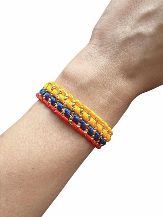 Woven Colombian Bracelet – Handmade Symbol of Pride & Roots