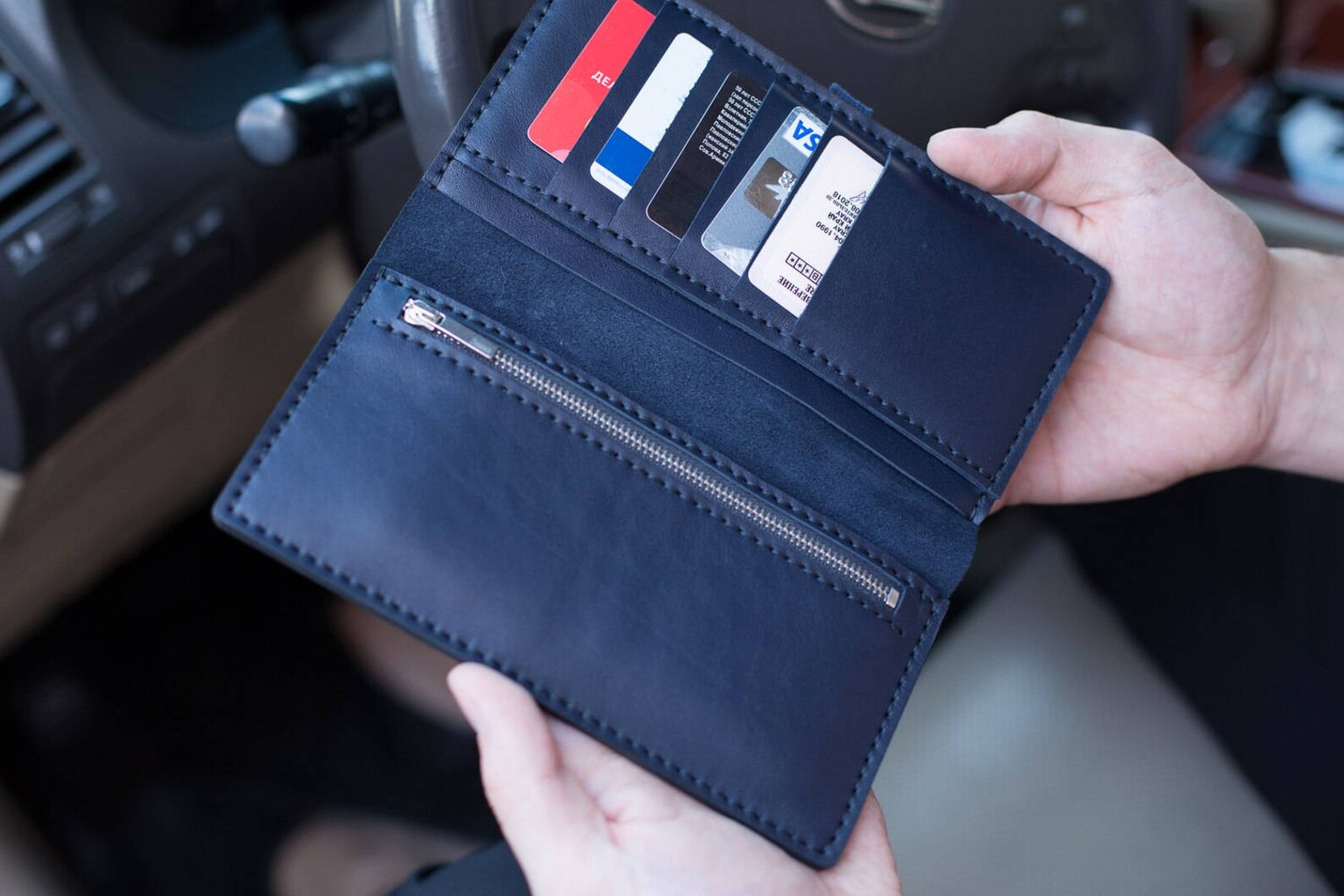 6 wallets. 6 wallets. 6 wallets. Handwers чехлы. Чехол клатч для iphone 13.