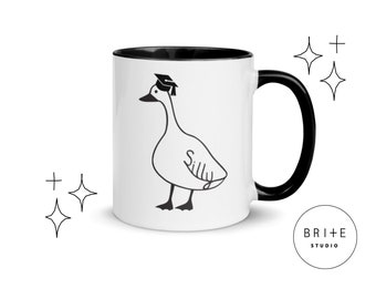 Taza de graduación de Silly Goose: Taza de café bicolor, regalo para graduados de secundaria
