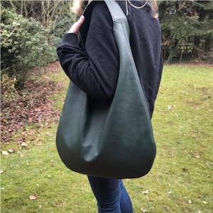 Große Ledertasche Hobo Bag grün | Grüne Handtasche für Frauen | XL Schultertasche | minimalistische Ledertasche Shopper Henkeltasche