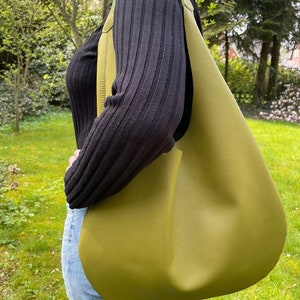 Hobo Bag grün große Ledertasche | Damen Schultertasche XXL avocado grün | minimalistische Tasche für Reisen, Shopping, Strand
