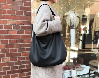 Ledertasche schwarz Hobo Bag Handtasche pflanzlich gegerbtes Leder Olivenblatt Gerbung | große minimalistische Schultertasche Shopper