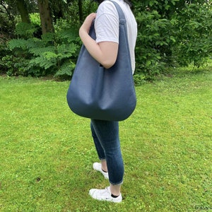 Hobo Bag blau große Ledertasche marine blau | Damen Schultertasche Henkeltasche | minimalistische Tasche für Reisen, Business Shopping