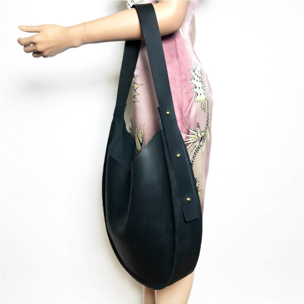 Black crossbody bag and shoulder bag hobo bag. Minimalist leather bag crossbody black. Handle bag. Ladies bag black vintage.