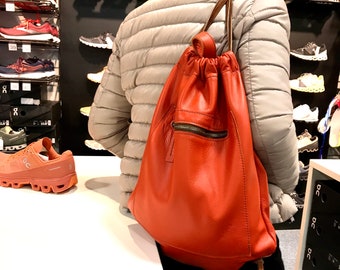 Leder Rucksack orange Gymbag für Damen und Herren | Gymsack Leder Beutel mit Kordelzug und Henkel | minimalistischer Lederrucksack