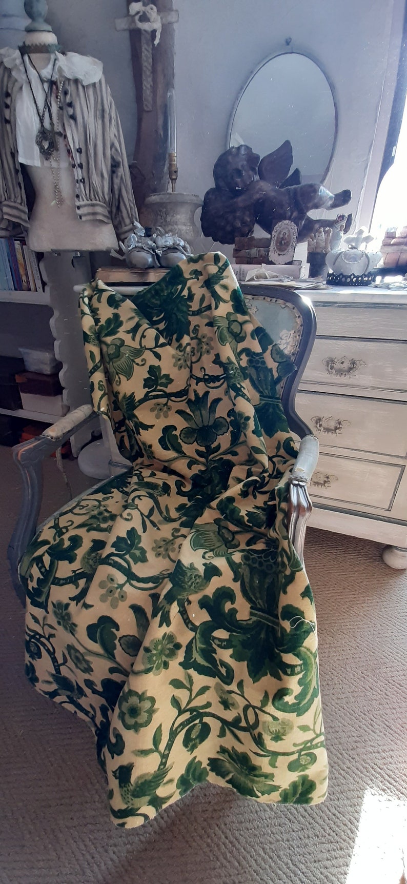 Gorgeous French fabric piece.