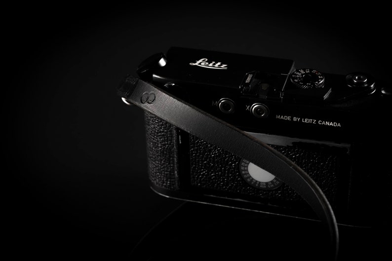Leather camera strap Black Story