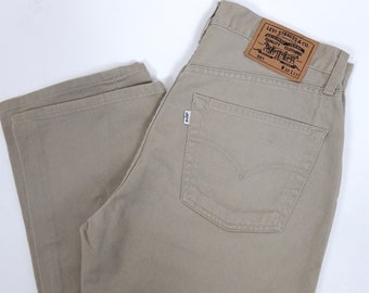 beige jeans levis