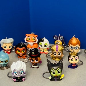 Villains, Doorables, Evil Queen,Ursula, Maleficent, Hades, Cruella, Dr. Facilier, Queen of Hearts, Scar, Jafar, Villain, Keychain, Bag Charm