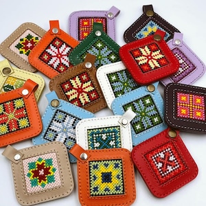 Insignia con símbolo ucraniano, colgante para bolso, correa para teléfono móvil, correa para ropa, llavero, porta tarjetas de identificación, correa con hebilla desmontable