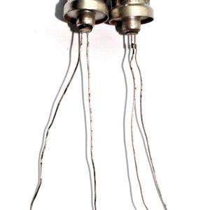 2x 6S53N-V ~ EC1010 Tubos de triodo Nuvistor / NOS / 2 piezas en un lote