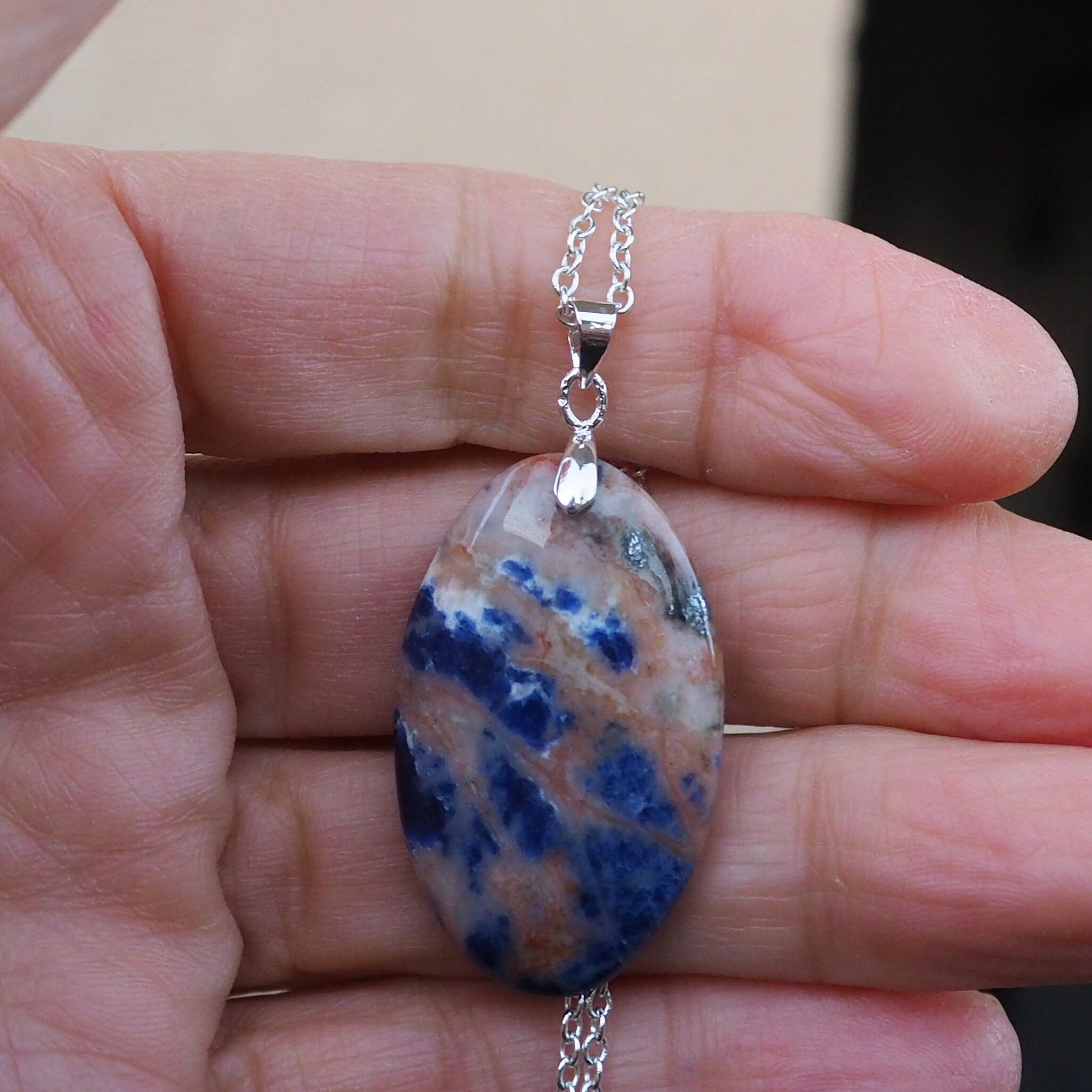 Pendentif Sodalite Sur Argent 925 - Pierre Bleue Ovale 8.6 G, Bijou Occasion, Style Naturel Et élégant