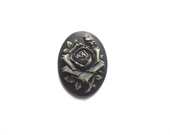 1 pink embossed cabochon 30 x 40 mm