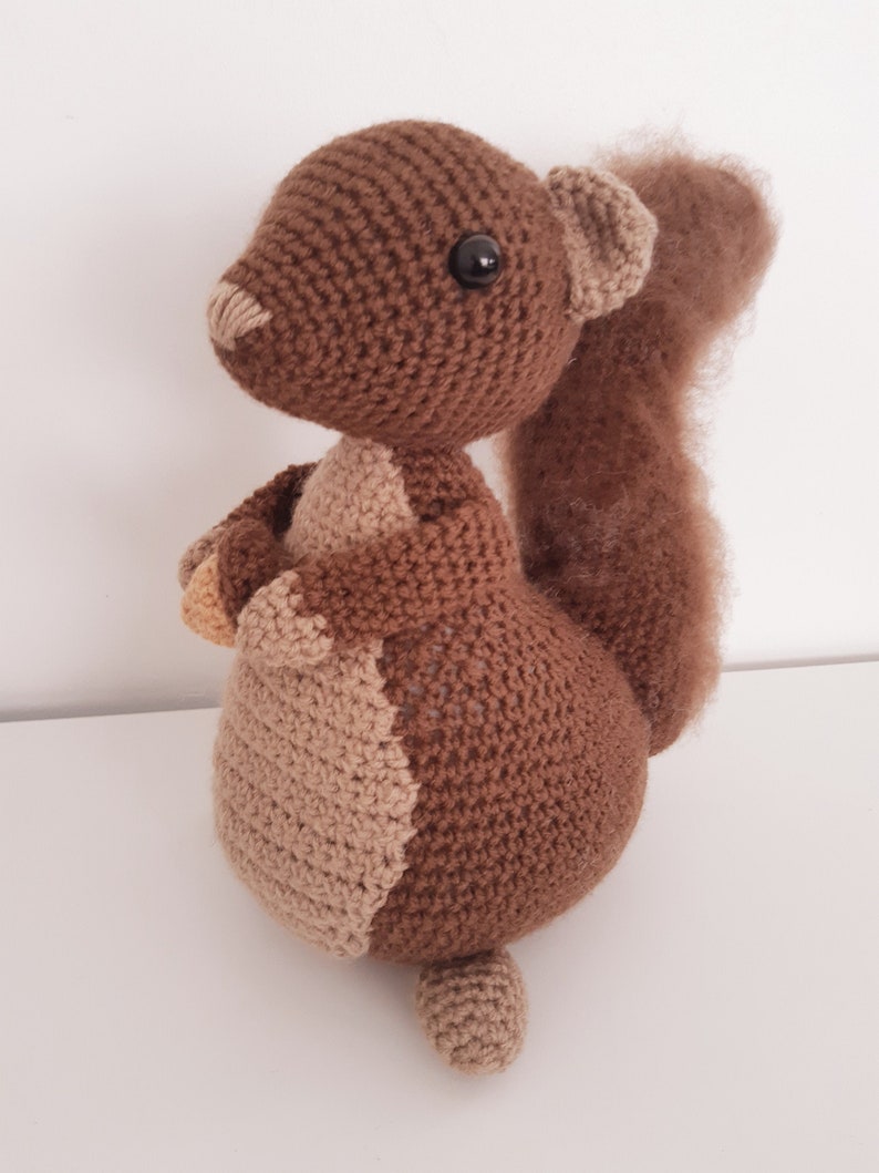Comment Dit On écureuil En Anglais Modèle Marron l'écureuil au crochet en PDF français et | Etsy