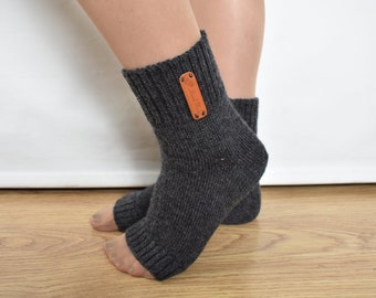 WOOL ALPACA knitted short leg warmers with heel for women warm toeless dance flip flop socks sport yoga pedicure socks black white gray blue