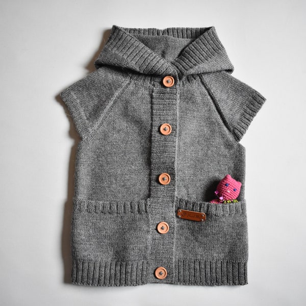 Gilet chaud tricoté avec capuche alpaga gilet pour enfant hiver laine pull sans manches cardigan avec poches enfant en bas âge fille garçon cadeau pour bébé