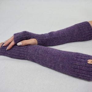 Chauffe-mains en alpaga tricoté pour femme Manchettes longues en laine Mitaines sans doigts Gants d'hiver Mitaines chaudes en alpaga blanc noir image 2